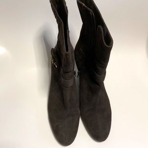 Bandolino Dark Brown Suede Shoe Boots 👢 Preloved Collection